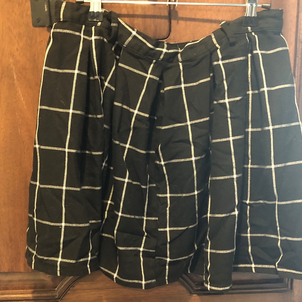 Hot Topic Black and White Grid Midi Skirt